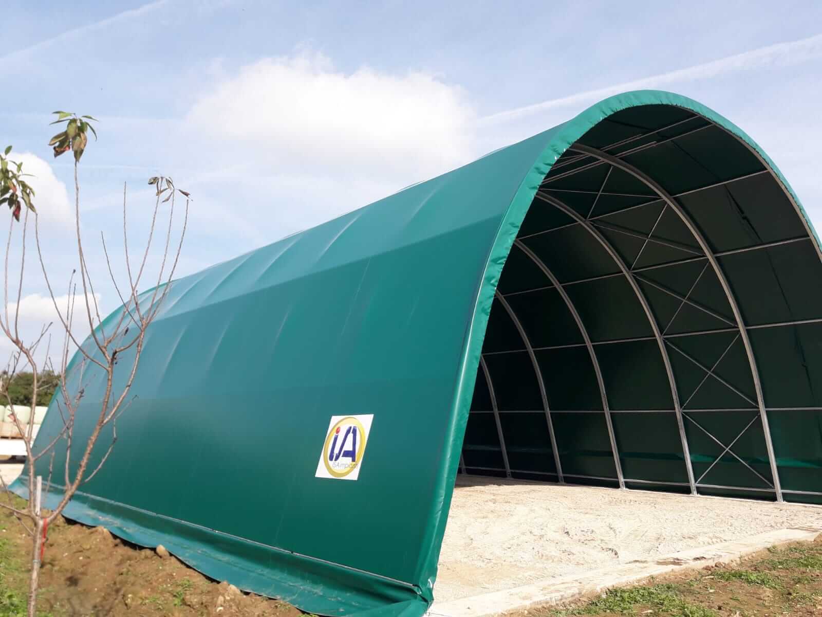 Vendesi tunnel agricoli adatti per ricovero fieni e mezzi agricoli