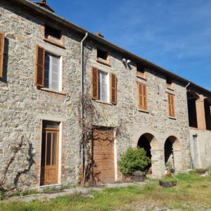 Cascina con terreno a San Sebastiano Curone (AL)