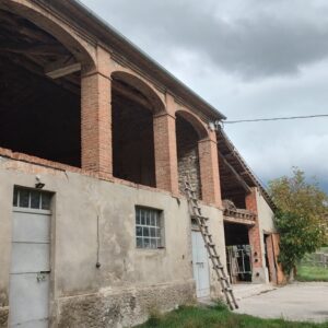 Cascina con terreno a San Sebastiano Curone (AL)