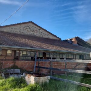 Cascina con terreno a San Sebastiano Curone (AL)