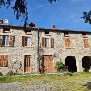 CASCINA CON TERRENO A SAN SEBASTIANO CURONE - ALESSANDRIA