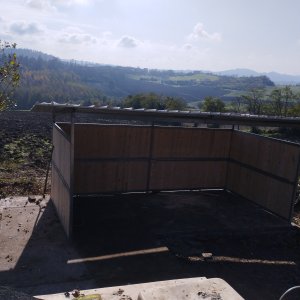 Box capannine porta balloni per cavalli