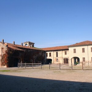 Vendesi centro ippico a Piacenza